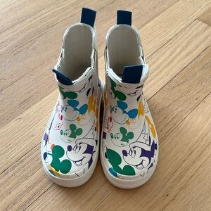 Zara Mickey Mouse Rainboots size 8 toddler